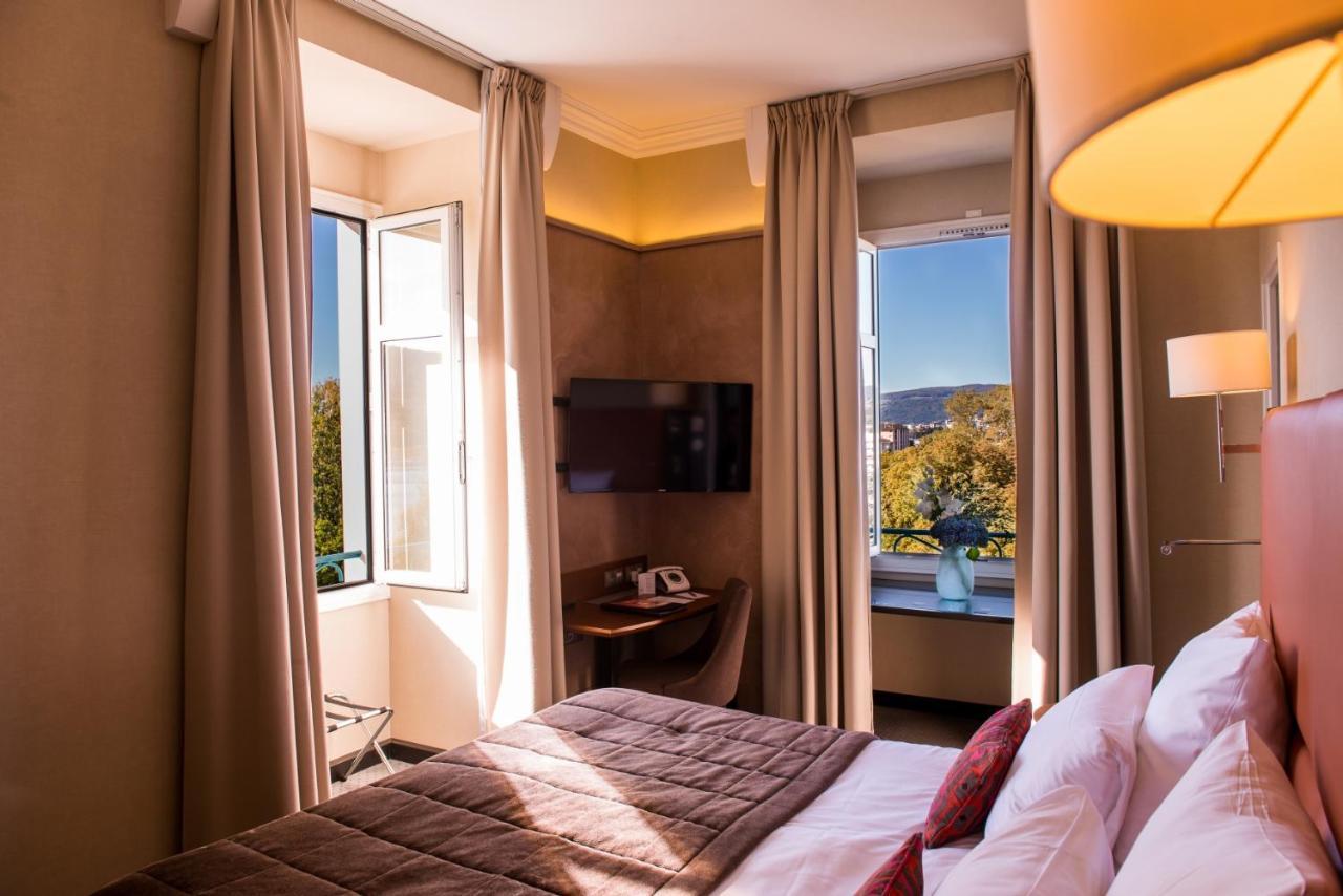 Privilege Queen Room Spa Access Reservation Needed
