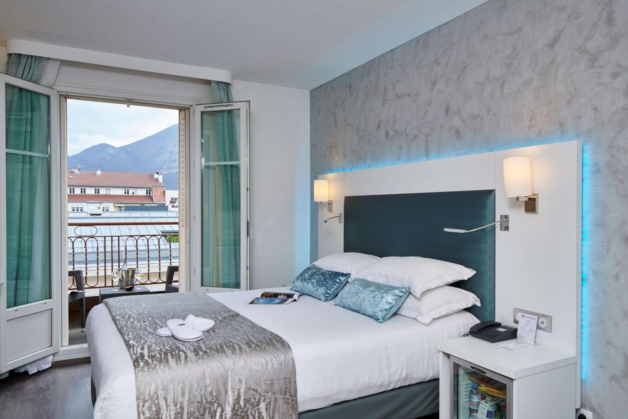 Comfort Queen Room with Balcony - Non-Smoking,1706344695:JPEG